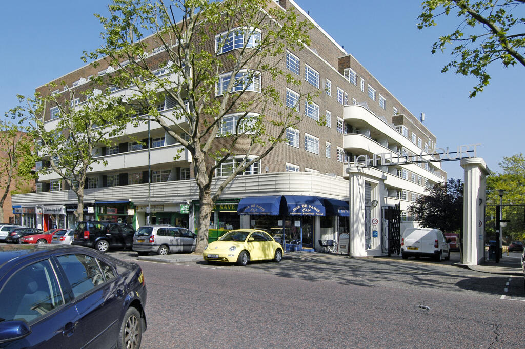 Main image of property: Sheen Road, Richmond, TW9