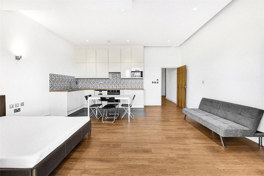 Main image of property: Weir Road, London, SW19