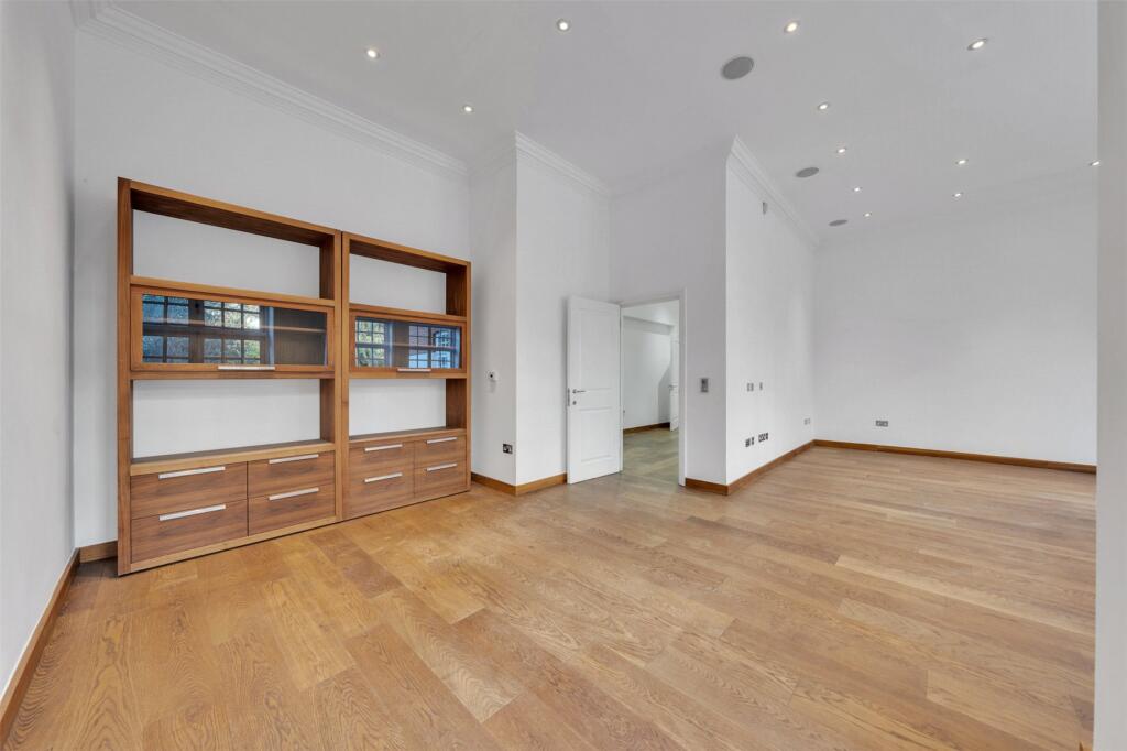 Main image of property: Bracknell Gardens, London, NW3