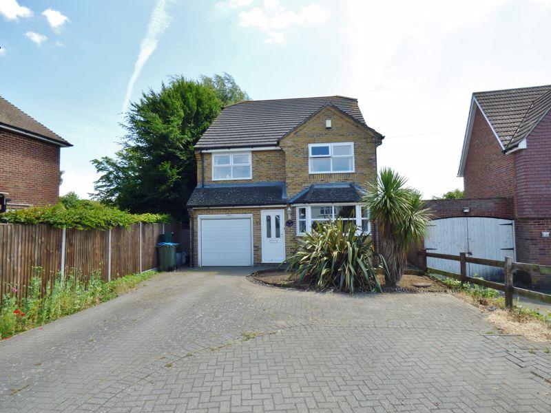 4 bedroom detached house for sale in Beechenlea Lane, Swanley, BR8