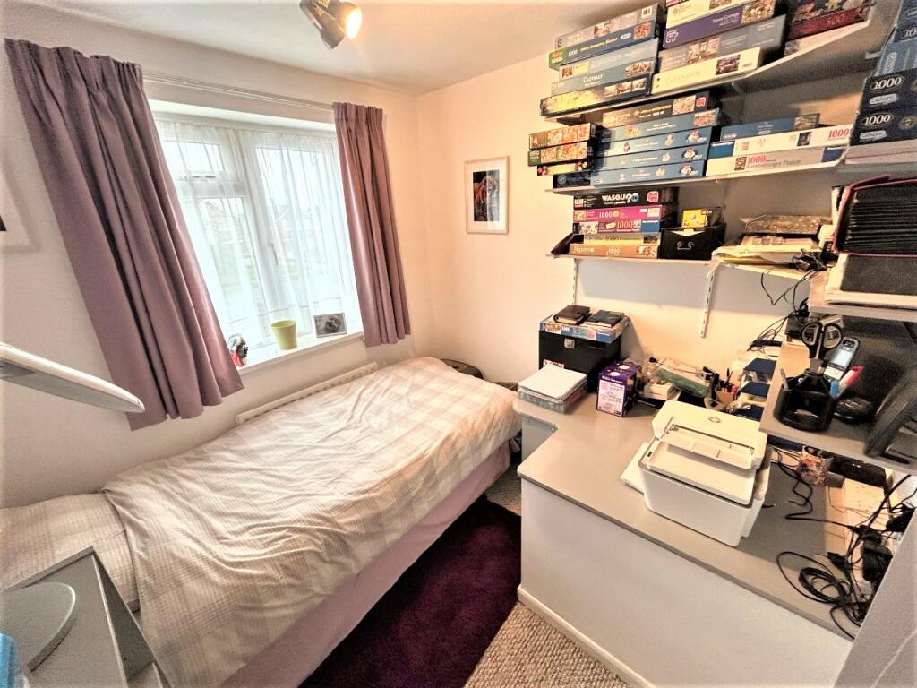 3 bedroom detached house for sale in Sutherland Grove, Bletchley