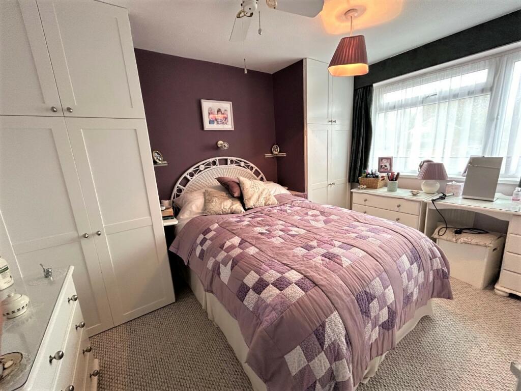 3 bedroom detached house for sale in Sutherland Grove, Bletchley