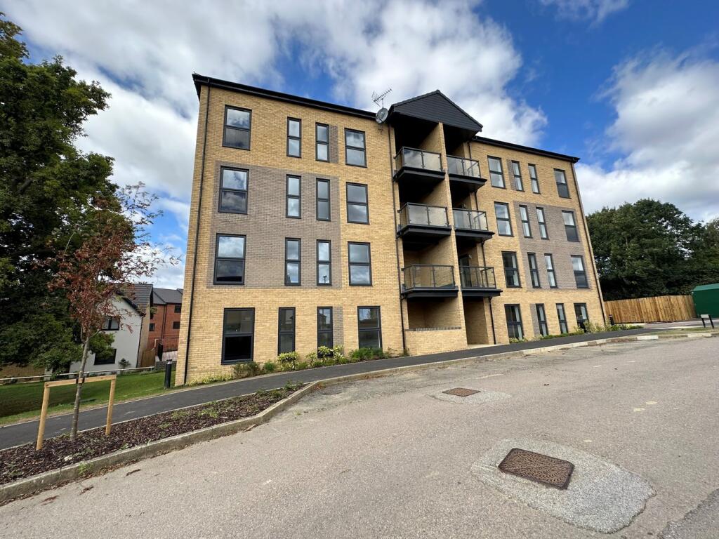 Main image of property: 1 Buchan Close , Tattenhoe Park , Milton Keynes , MK4