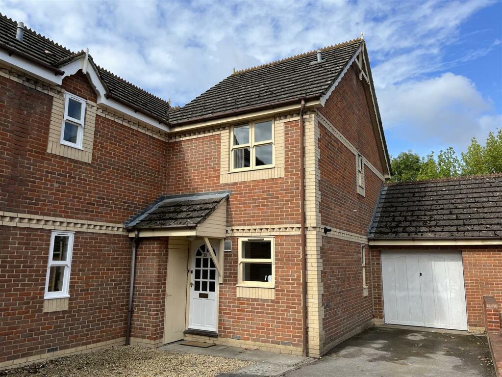 Main image of property: Middle Furlong, Didcot, Oxfordshire, OX11