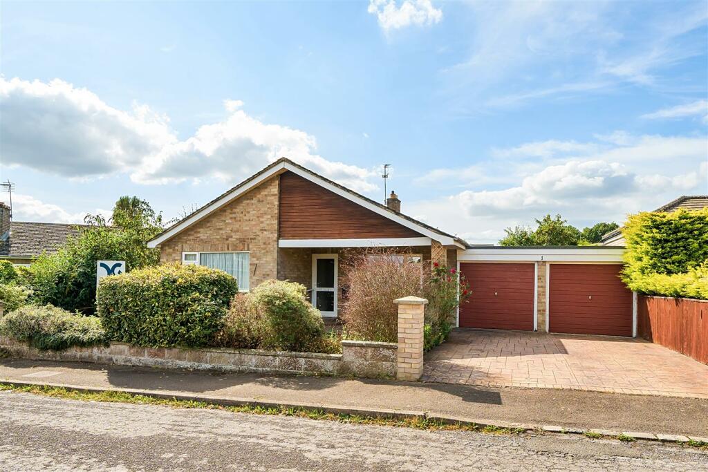 3 bedroom detached bungalow for sale in Stanford in the Vale, Faringdon