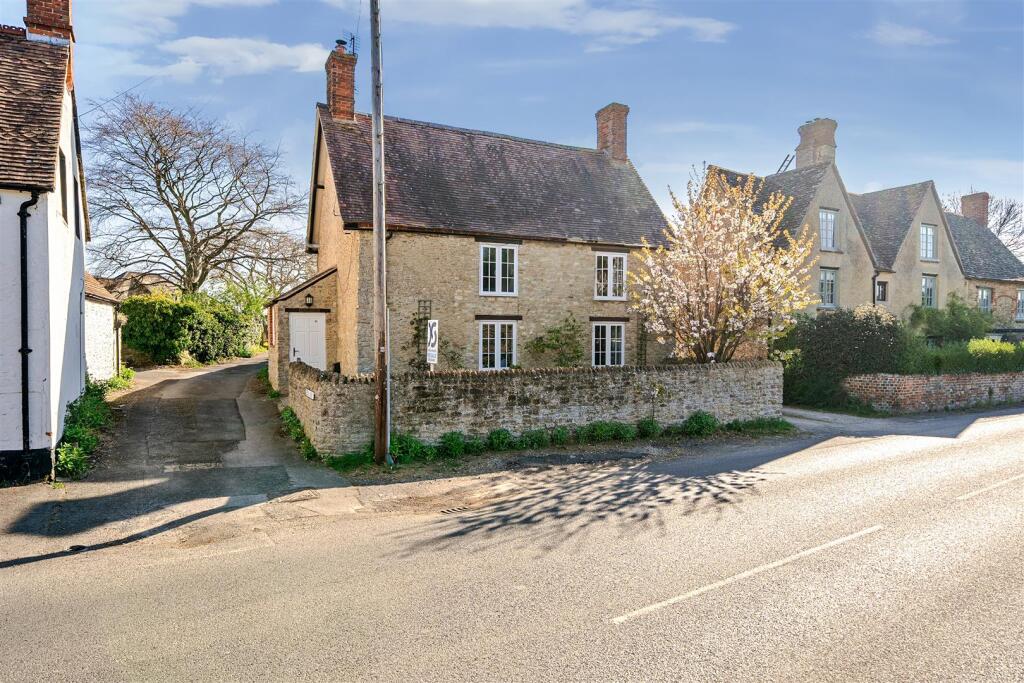 Main image of property: High Street, Stanford In The Vale, Faringdon