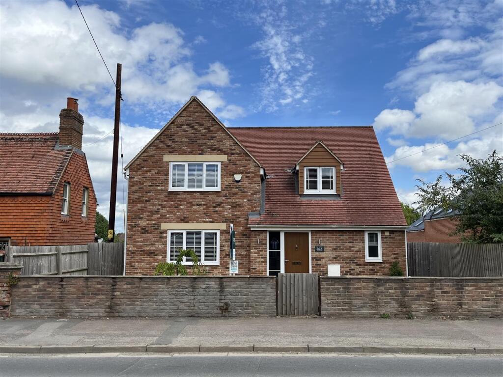 Main image of property: Denchworth Road, Wantage, Oxfordshire, OX12