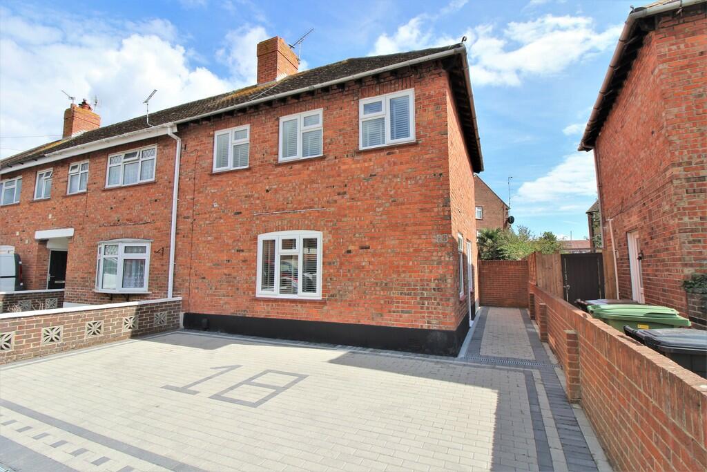 3 bedroom end of terrace house for sale in Horsea Road, Hilsea, PO2