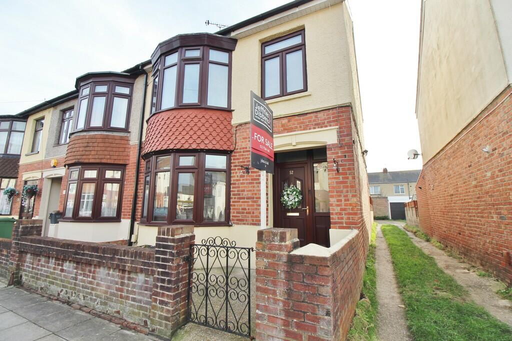 4 bedroom end of terrace house for sale in Lovett Road, Copnor, PO3