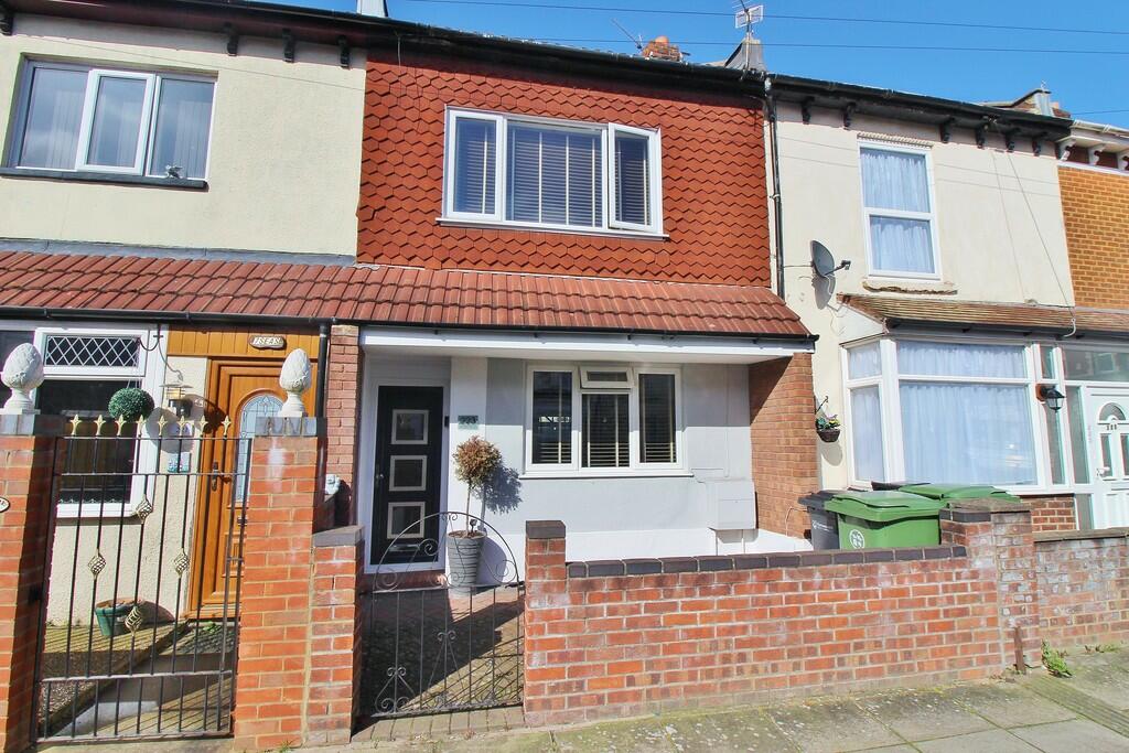 3 bedroom terraced house for sale in Queens Road, North End, PO2