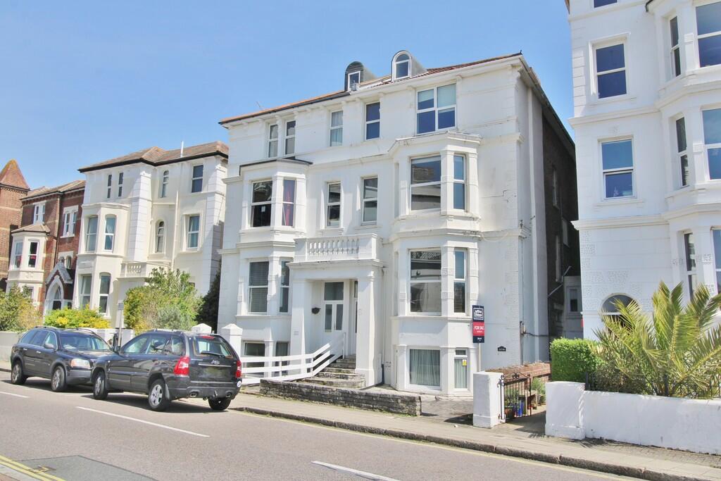 2 bedroom ground floor flat for sale in Lennox Road South, Southsea, PO5