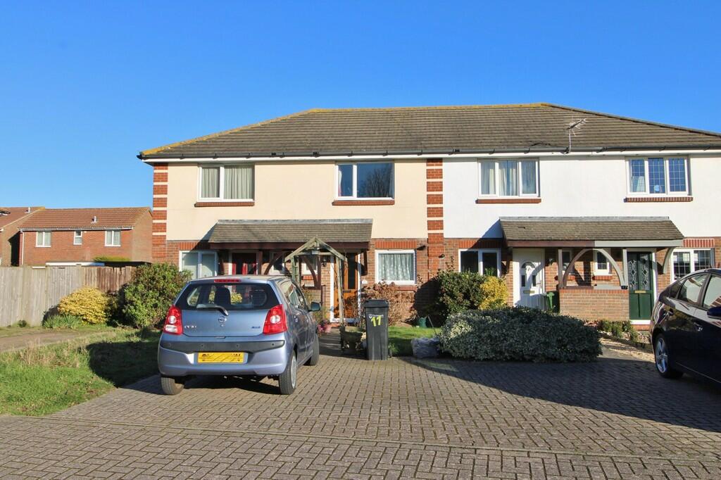 2 bedroom terraced house for sale in Tamarisk Close, Southsea, PO4