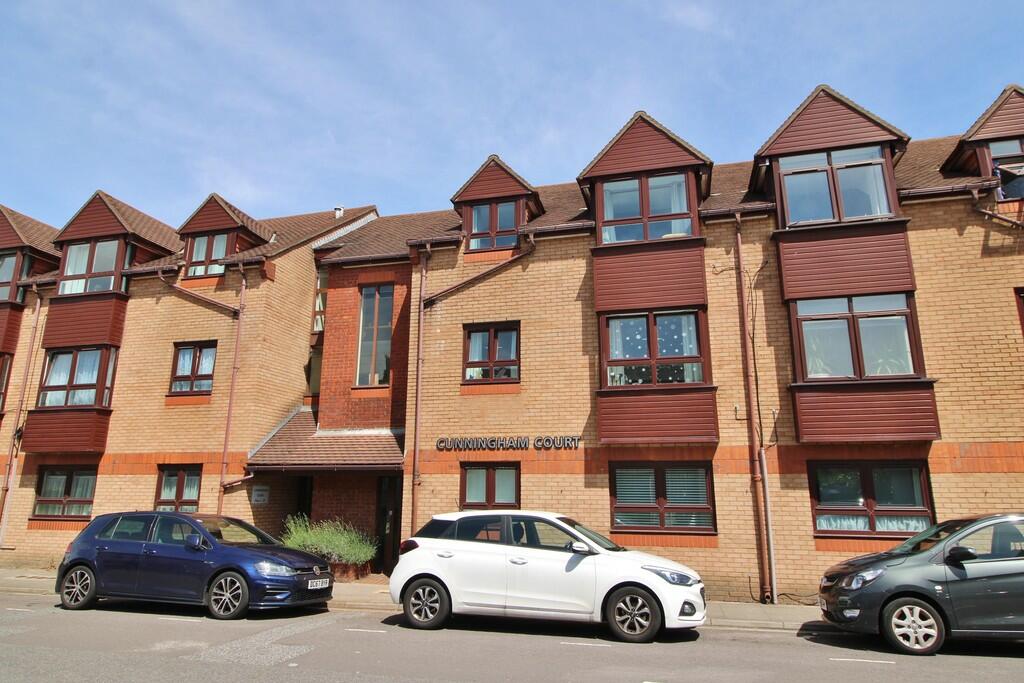 2 bedroom flat for sale in Collingwood Road, Southsea, PO5