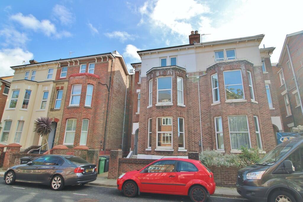 1 bedroom flat for sale in St. Ronans Road, Southsea, PO4