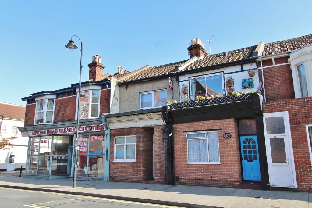 2 bedroom flat for sale in Fawcett Road, Southsea, PO4