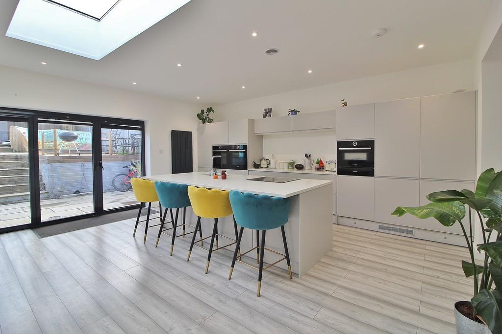 3 bedroom semidetached bungalow for sale in Shaftesbury Avenue