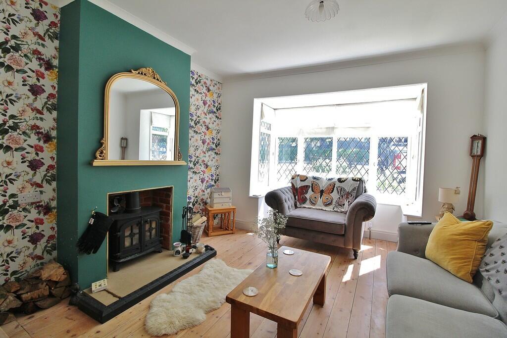 3 bedroom semidetached house for sale in Park Avenue, Purbrook, PO7