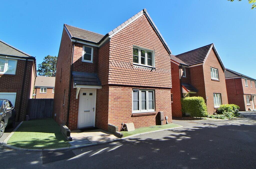 3 bedroom detached house for sale in Taylor Close, Purbrook, PO7