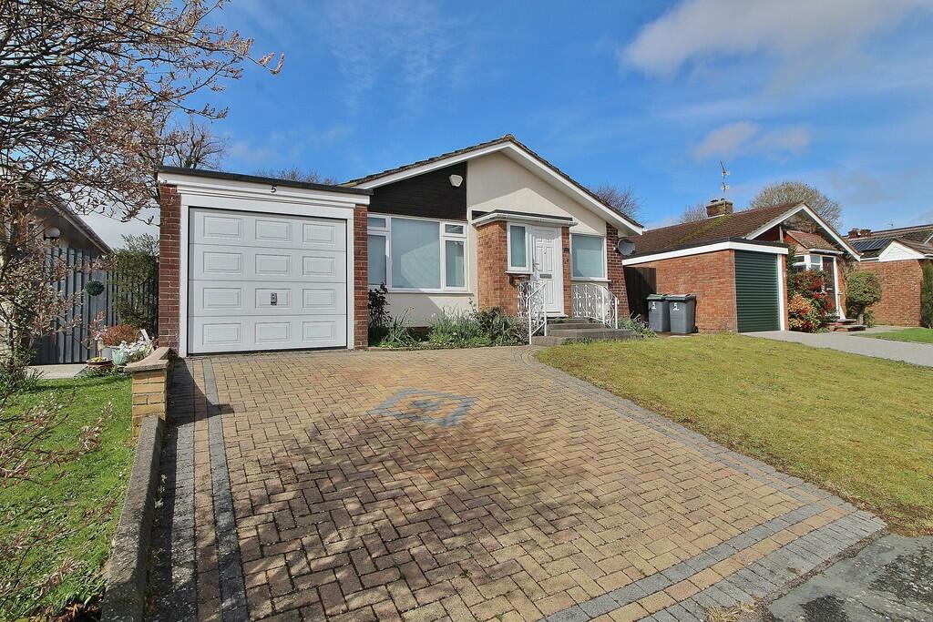 Main image of property: Maytree Gardens, Cowplain