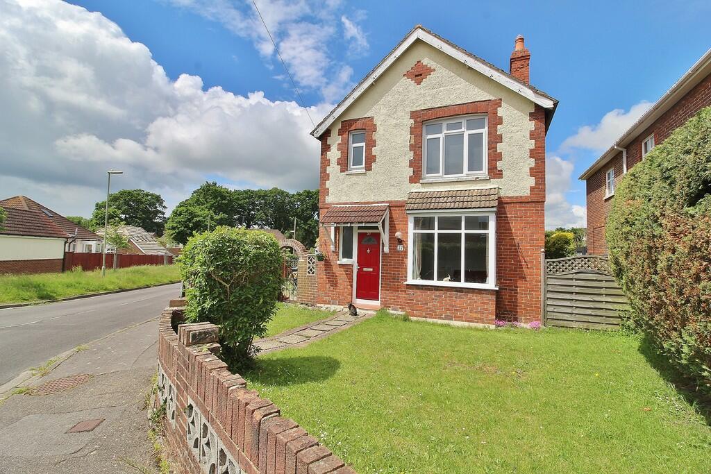 3 bedroom detached house for sale in The Crescent, Purbrook, PO7