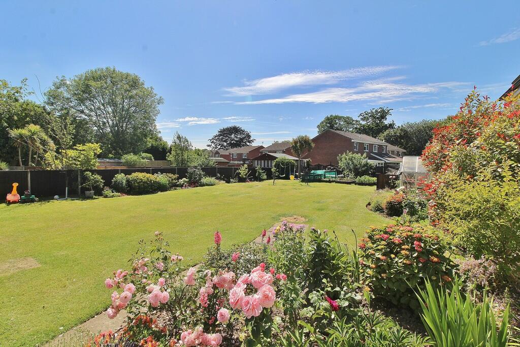 5 bedroom detached house for sale in Stakes Hill Road, Waterlooville, PO7