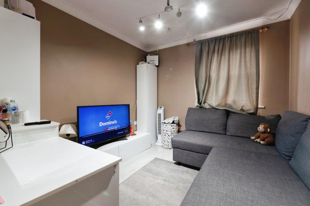 Main image of property: Rawlyn Close, Chafford Hundred, Grays, Essex, RM16