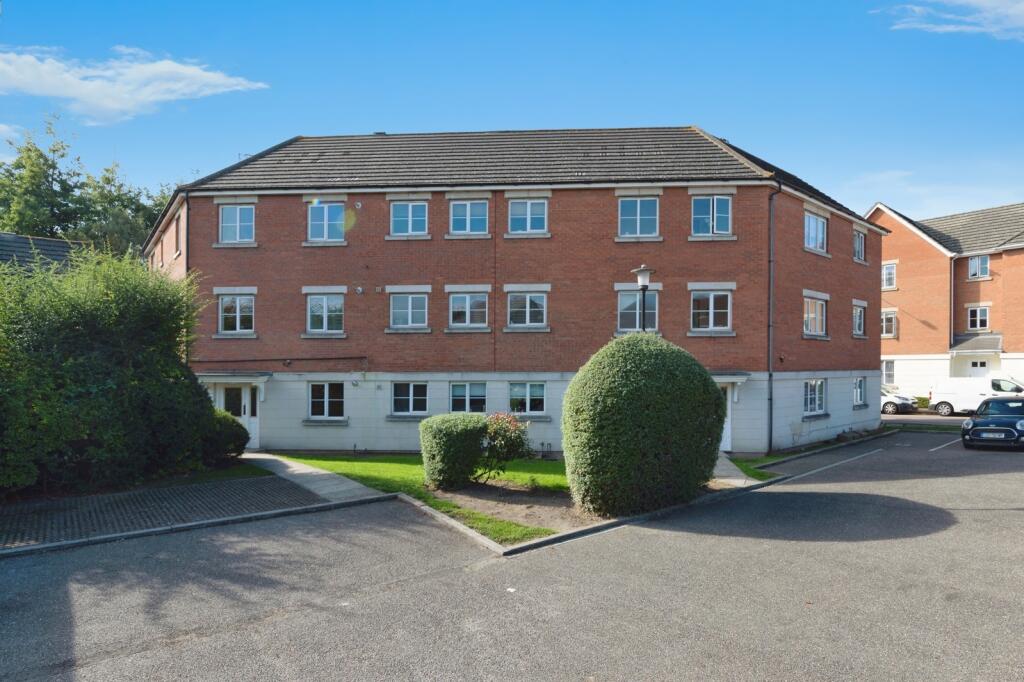 Main image of property: Hopewell Close, Chafford Hundred, Grays, Essex, RM16