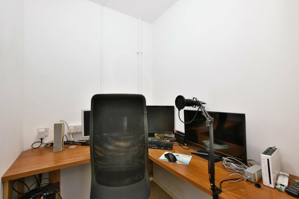 1 bedroom flat for sale in Croft Close, Chipperfield, Kings Langley