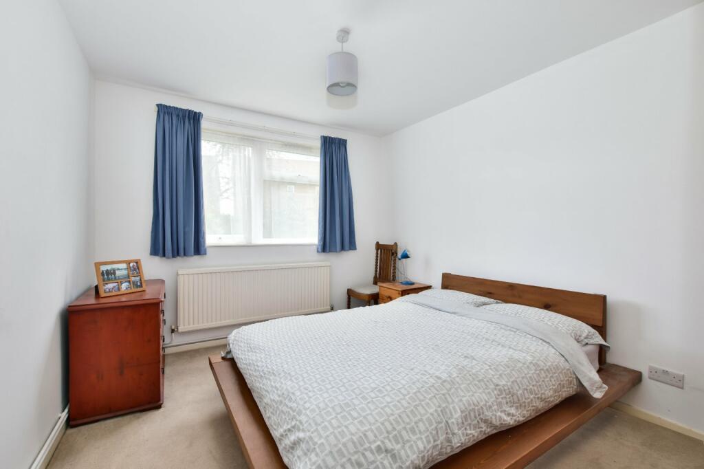 1 bedroom flat for sale in Croft Close, Chipperfield, Kings Langley