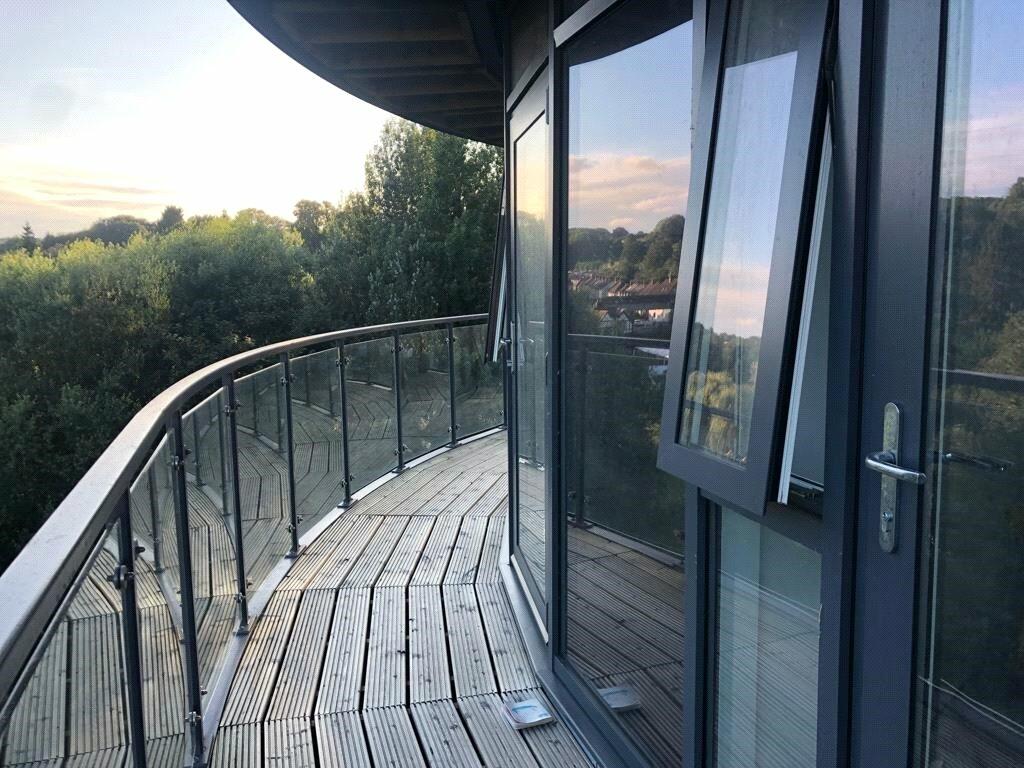 2 bedroom flat for rent in Longman House, The Embankment, Nash Mills