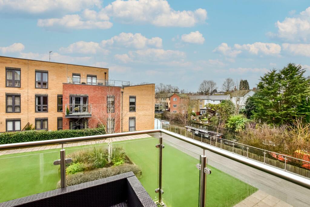 Main image of property: Frogmore Road, Hemel Hempstead, HP3