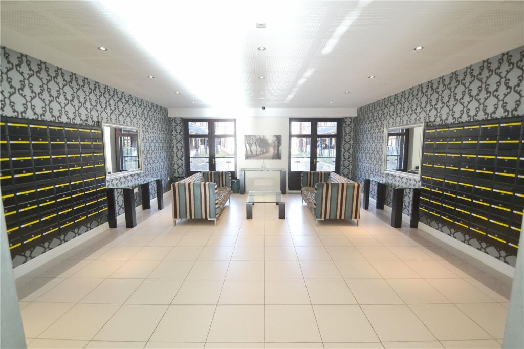 2 bedroom flat for rent in Silas Court, Lockhart Road, Watford, Herts, WD17