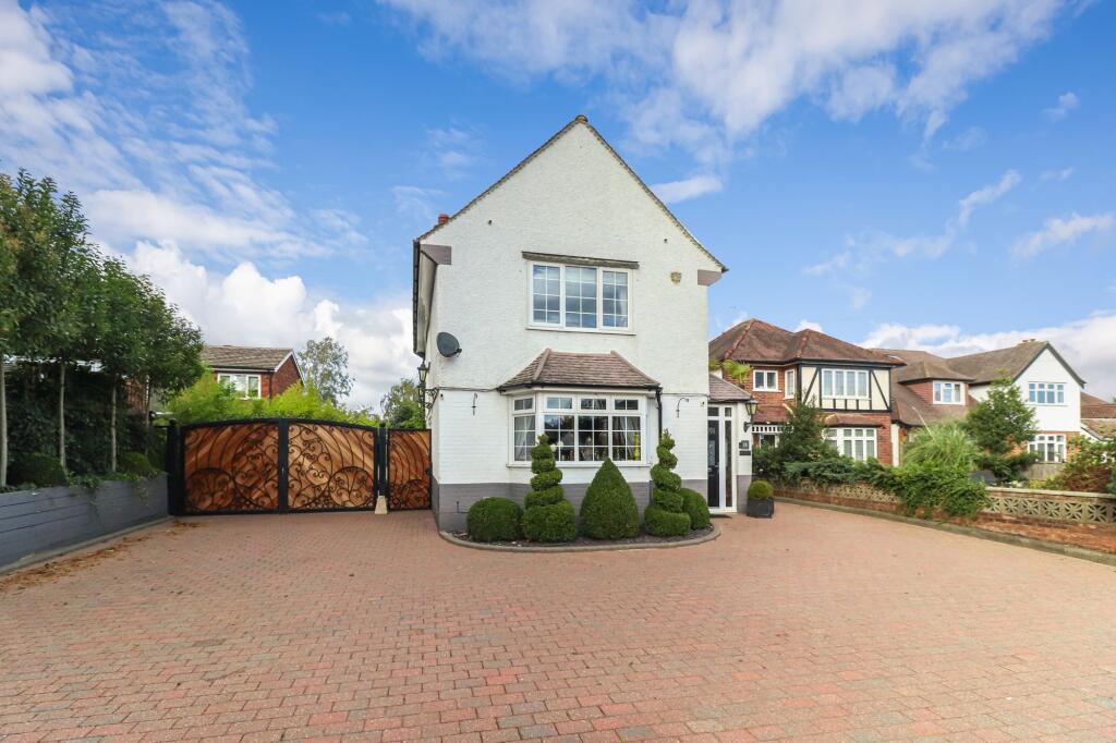 Main image of property: Bucknalls Lane, Watford, WD25