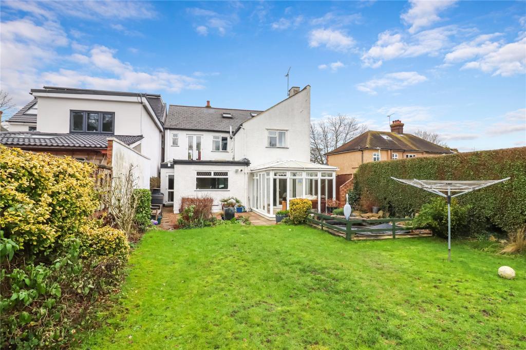 5 bedroom detached house for sale in High Road, Leavesden, Abbots
