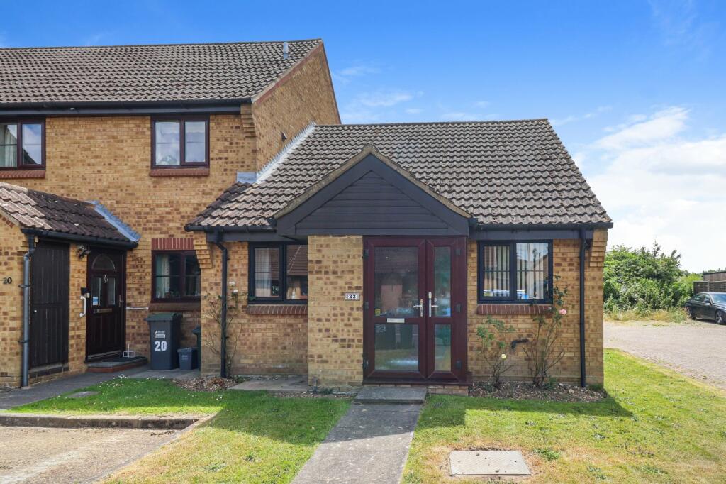2 bedroom bungalow for sale in De Havilland Way, Abbots Langley, Herts, WD5
