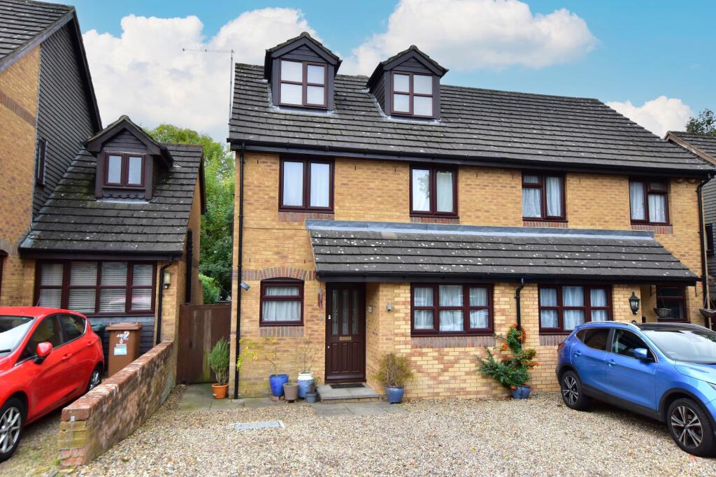 Main image of property: Oak Tree Close, Abbots Langley, WD5
