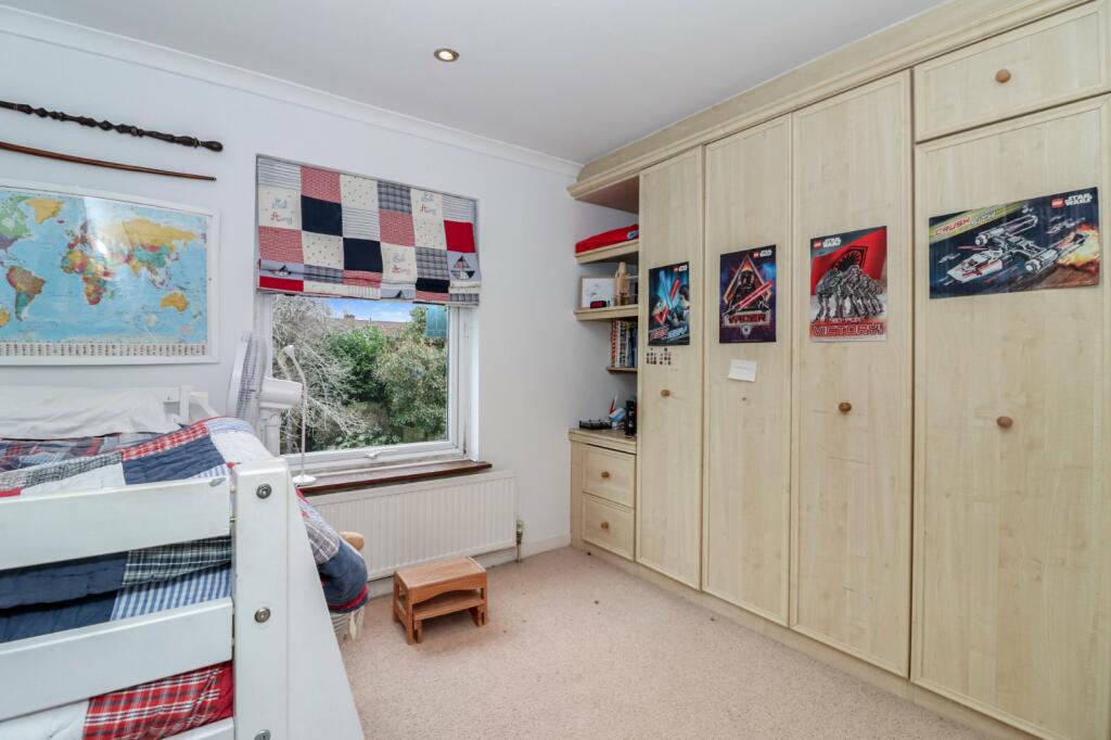 3 bedroom detached house for sale in Trowley Rise, Abbots Langley