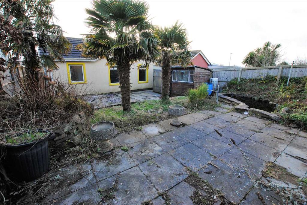 3 bedroom detached bungalow for sale in 31 Millfields Close, SA68