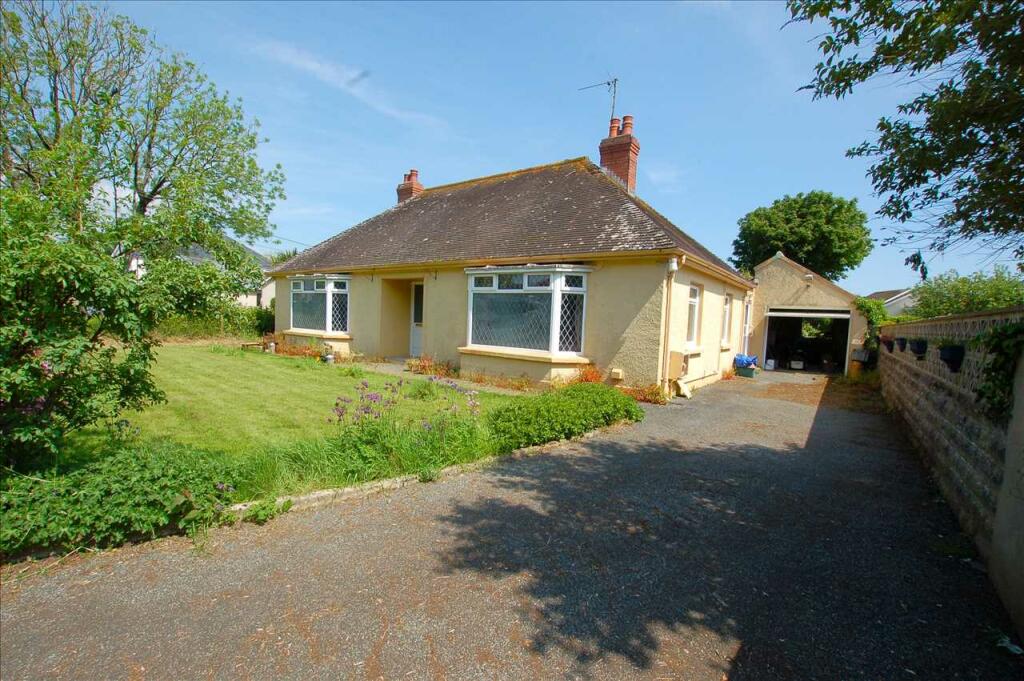 3 bedroom detached bungalow for sale in Roseland, Freshwater East Road