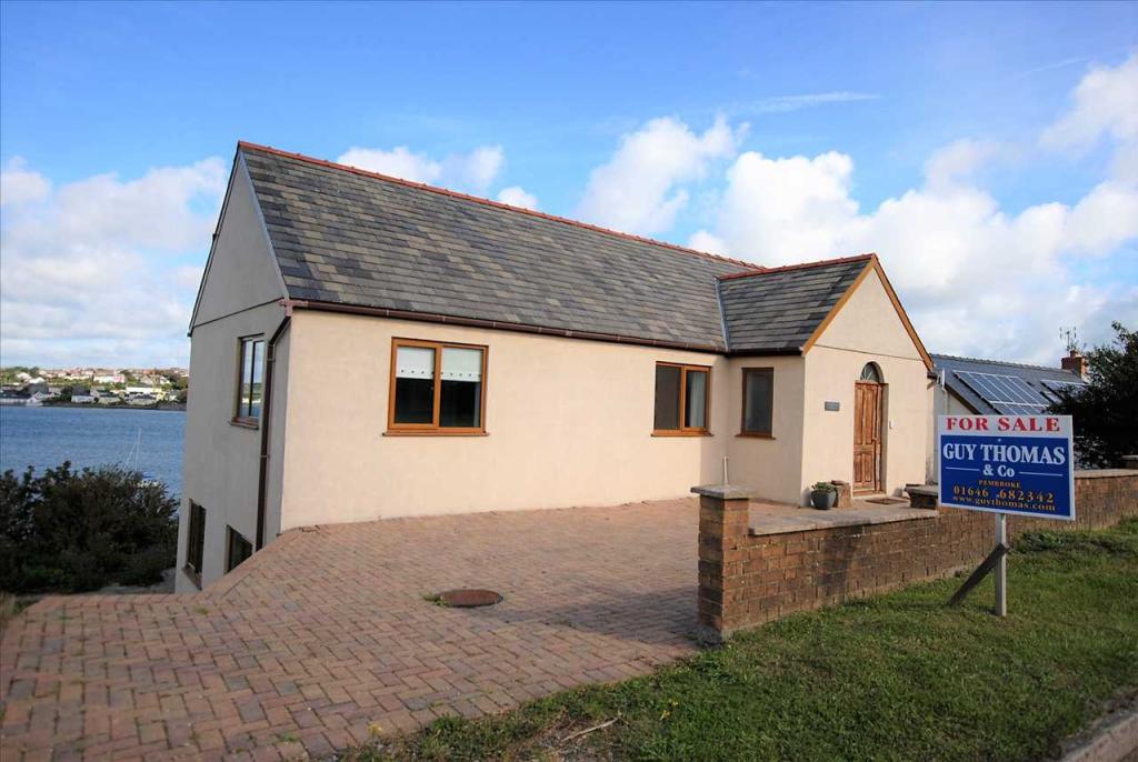 7 bedroom detached house for sale in The Powder House, Richmond Road
