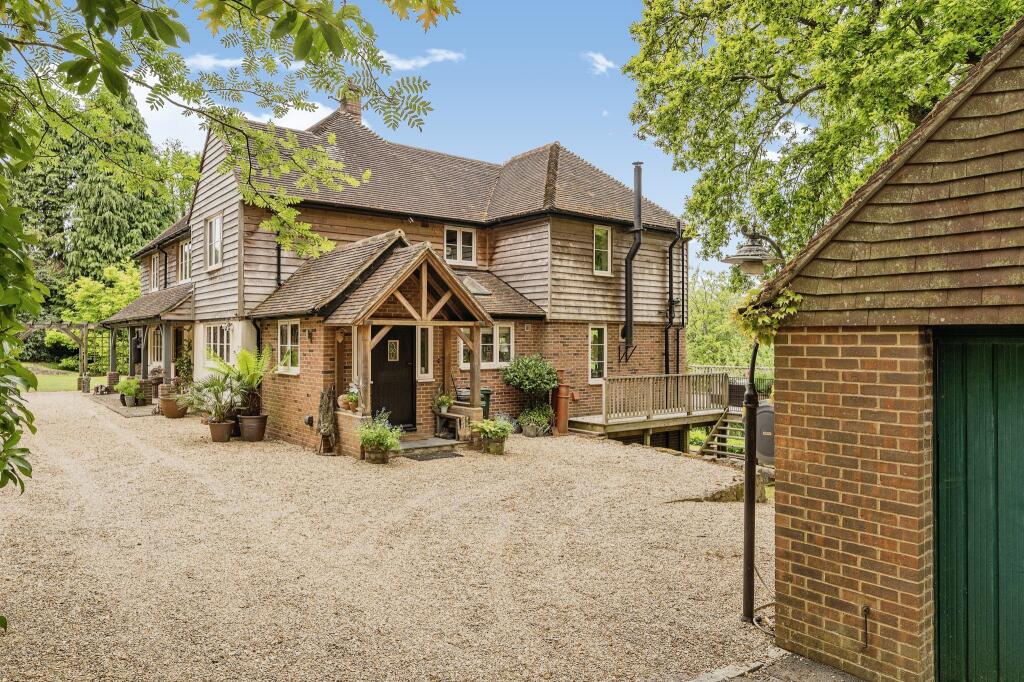 5 bedroom detached house for sale in Howbourne Lane, Buxted, Uckfield