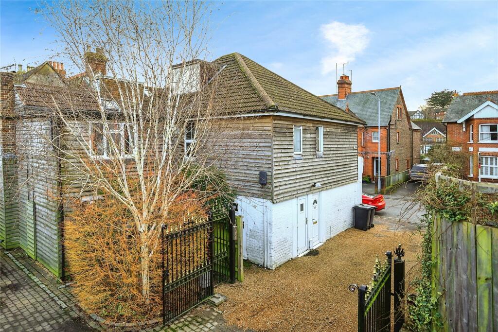 2 bedroom for sale in Framfield Road, Uckfield, East Sussex