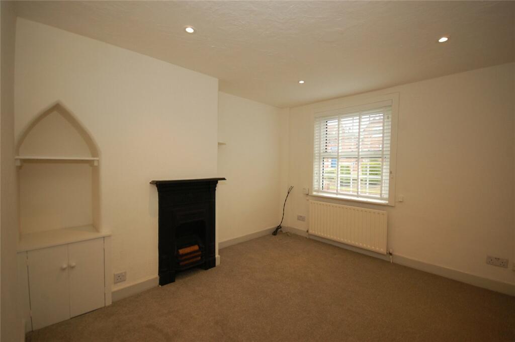 2 bedroom flat for sale in New Town, Uckfield, East Sussex, TN22