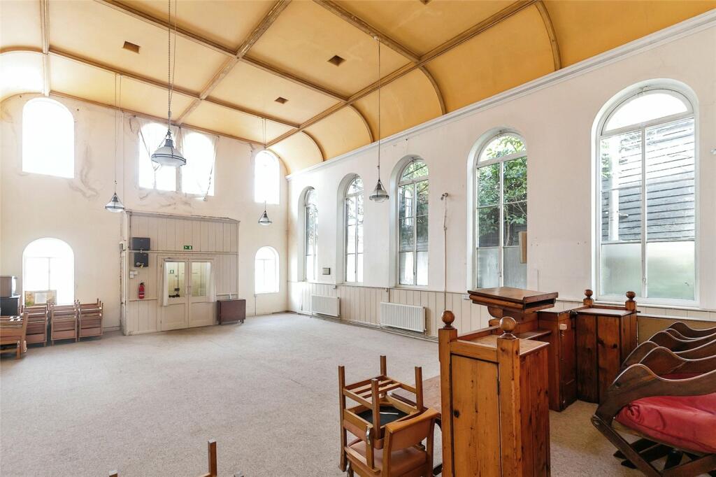 3 bedroom detached house for sale in High Street, Robertsbridge, East