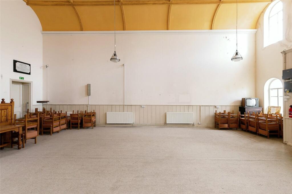 3 bedroom detached house for sale in High Street, Robertsbridge, East