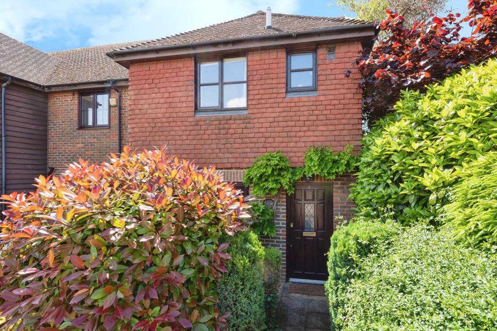 2 bedroom end of terrace house for sale in Station Mews, Station Road