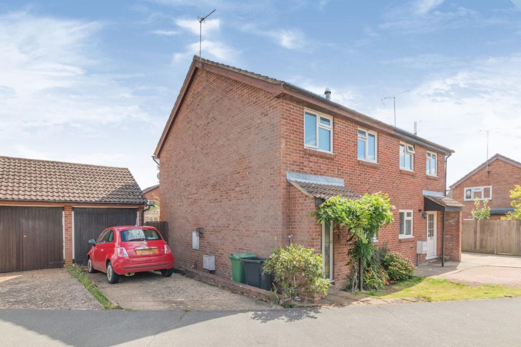 3 bedroom semidetached house for sale in Great Oak, Hurst Green