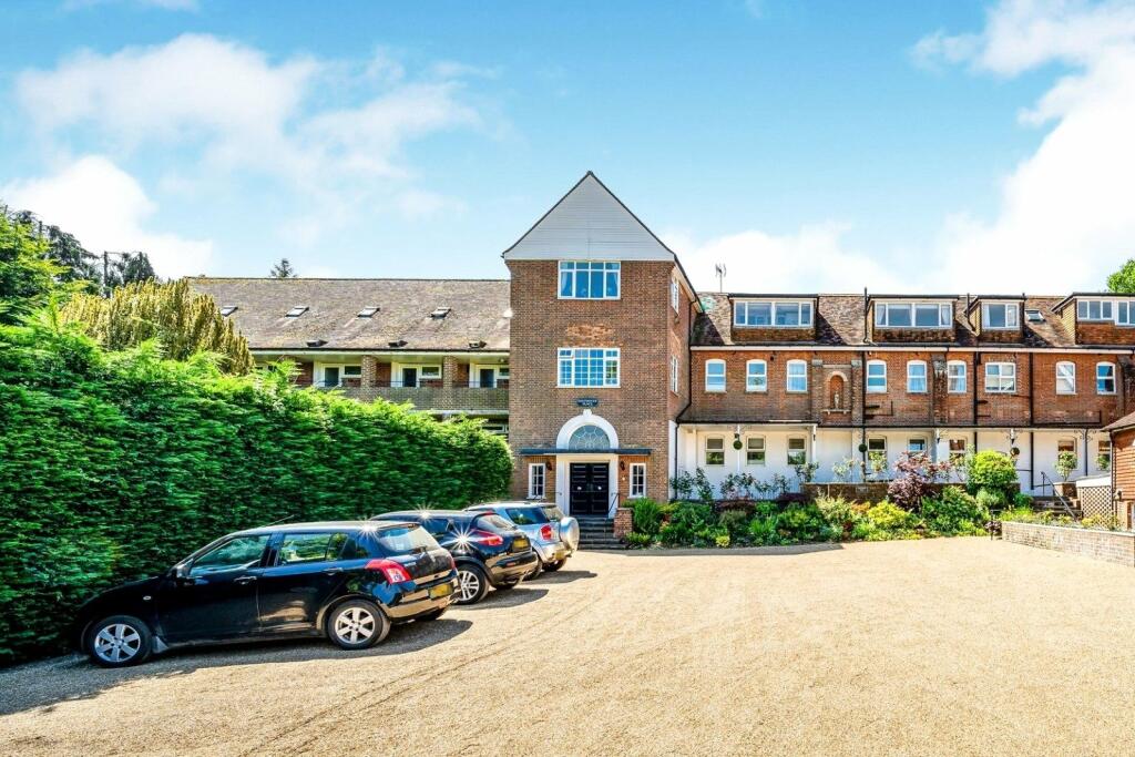 3 bedroom flat for sale in Southover Place, Spring Lane, Burwash
