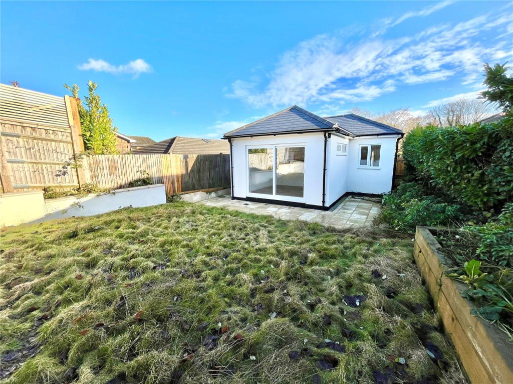 2 bedroom bungalow for sale in The Ridgewaye, Southborough, Tunbridge