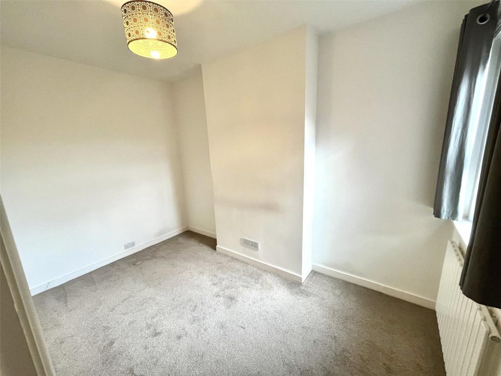 2 bedroom flat for sale in Southfield Road, Tunbridge Wells, Kent, TN4